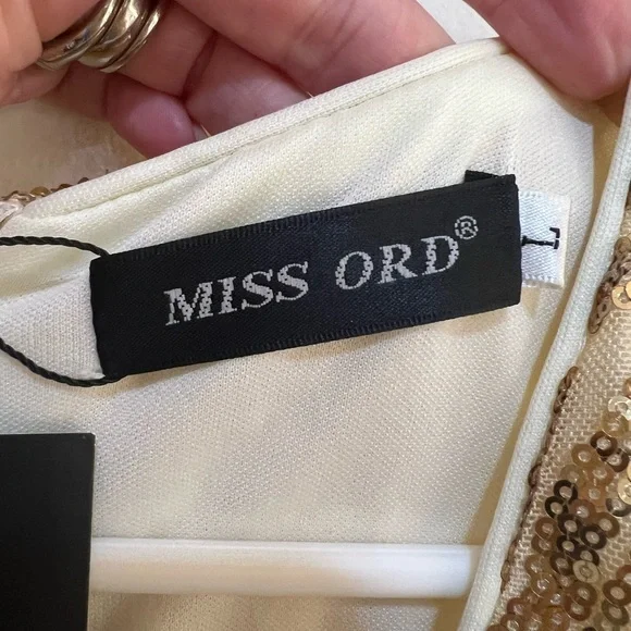 BNWT Gold Sequin Gown - Picture 4 of 6